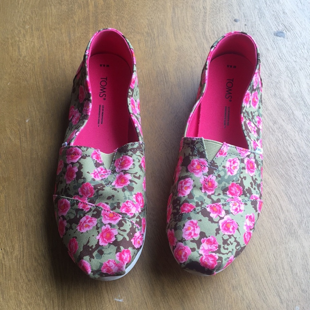 Camo/floral Toms slip on
